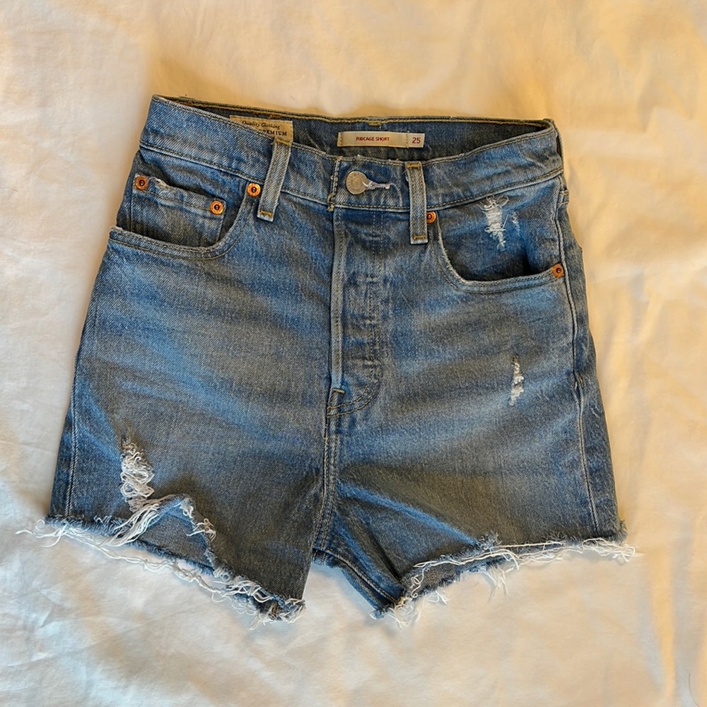 Levi’s Ribcage Short